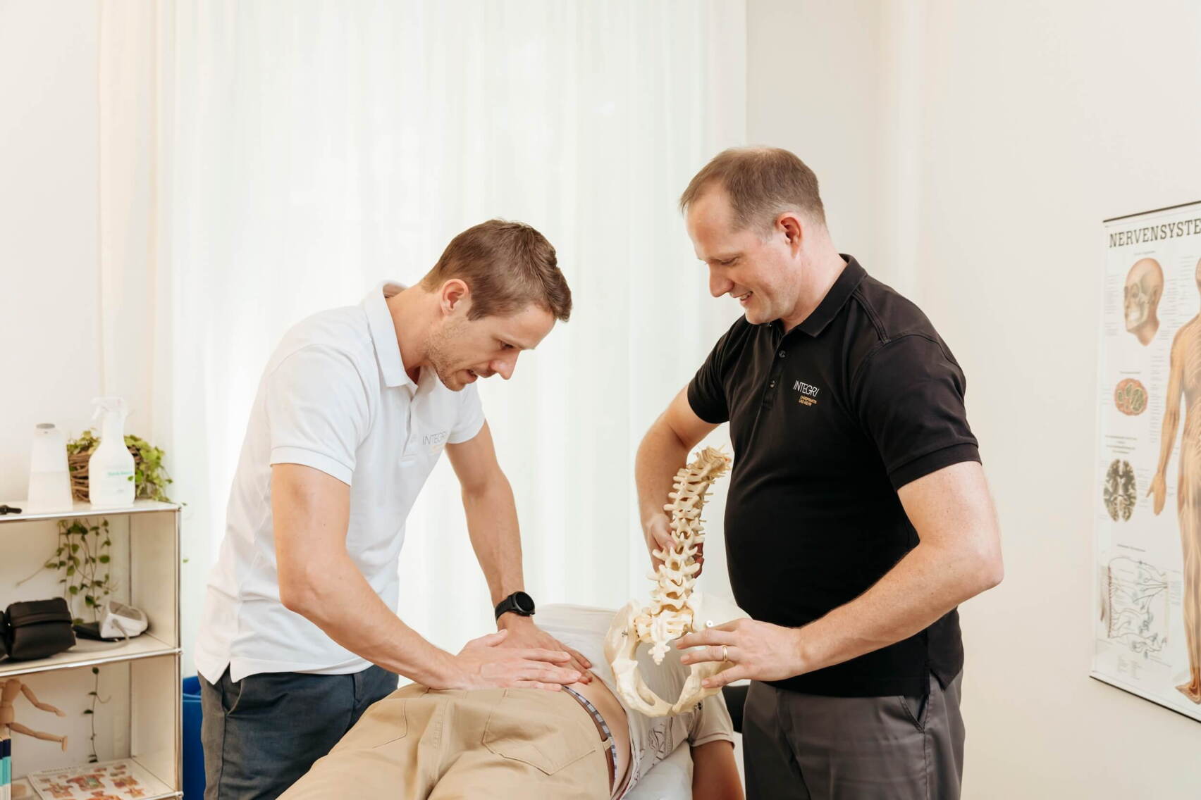 chiropraktik-behandlung-unterer-ruecken.jpg chiropraktik-behandlung-unterer-ruecken.jpg