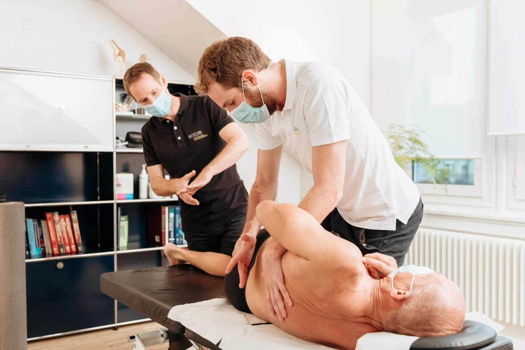 chiropraktik-behandlung-ruecken.jpg chiropraktik-behandlung-ruecken.jpg